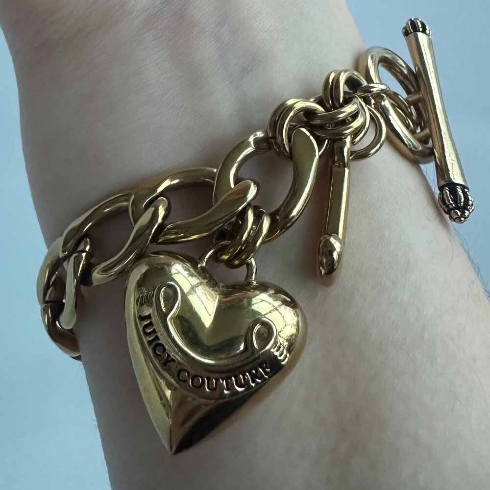 JUICY COUTURE Vintage Gold Charm Bracelet (217GB1)